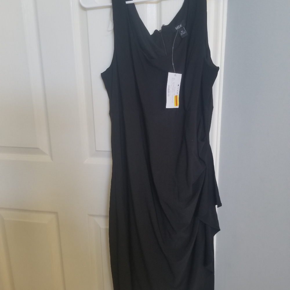 Dress - Picture 2 of 10